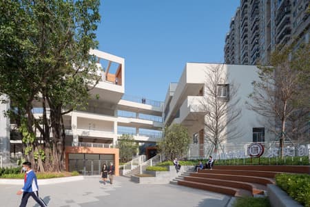Hongling Middle School Shixia Campus
